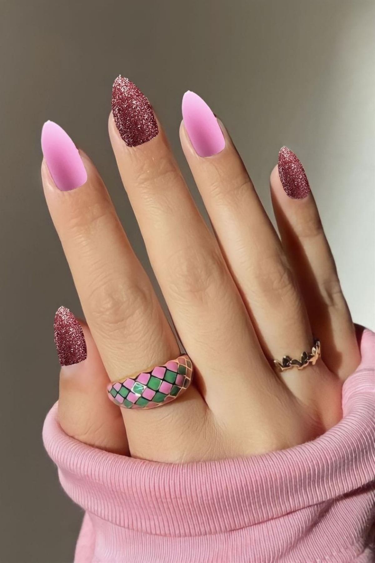 24'lü Pembe Mat & Simli Takma Tırnak Seti | Yapıştırıcılı Kolay Uygulama